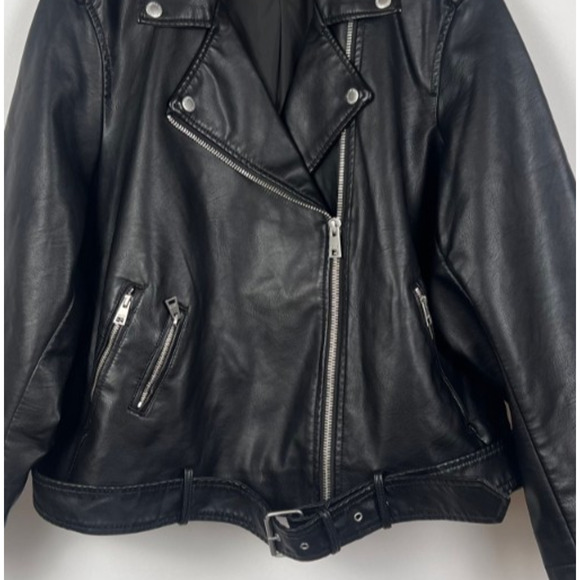 Levi's Women's 2X Black Faux Leather Moto Biker Jacket Belted Full Zip - Picture 6 of 10